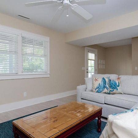 Beach Living By Bryant Real Estate Райтсвил Бийч Екстериор снимка