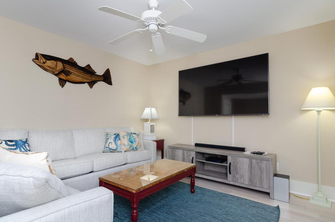 Beach Living By Bryant Real Estate Райтсвил Бийч Екстериор снимка
